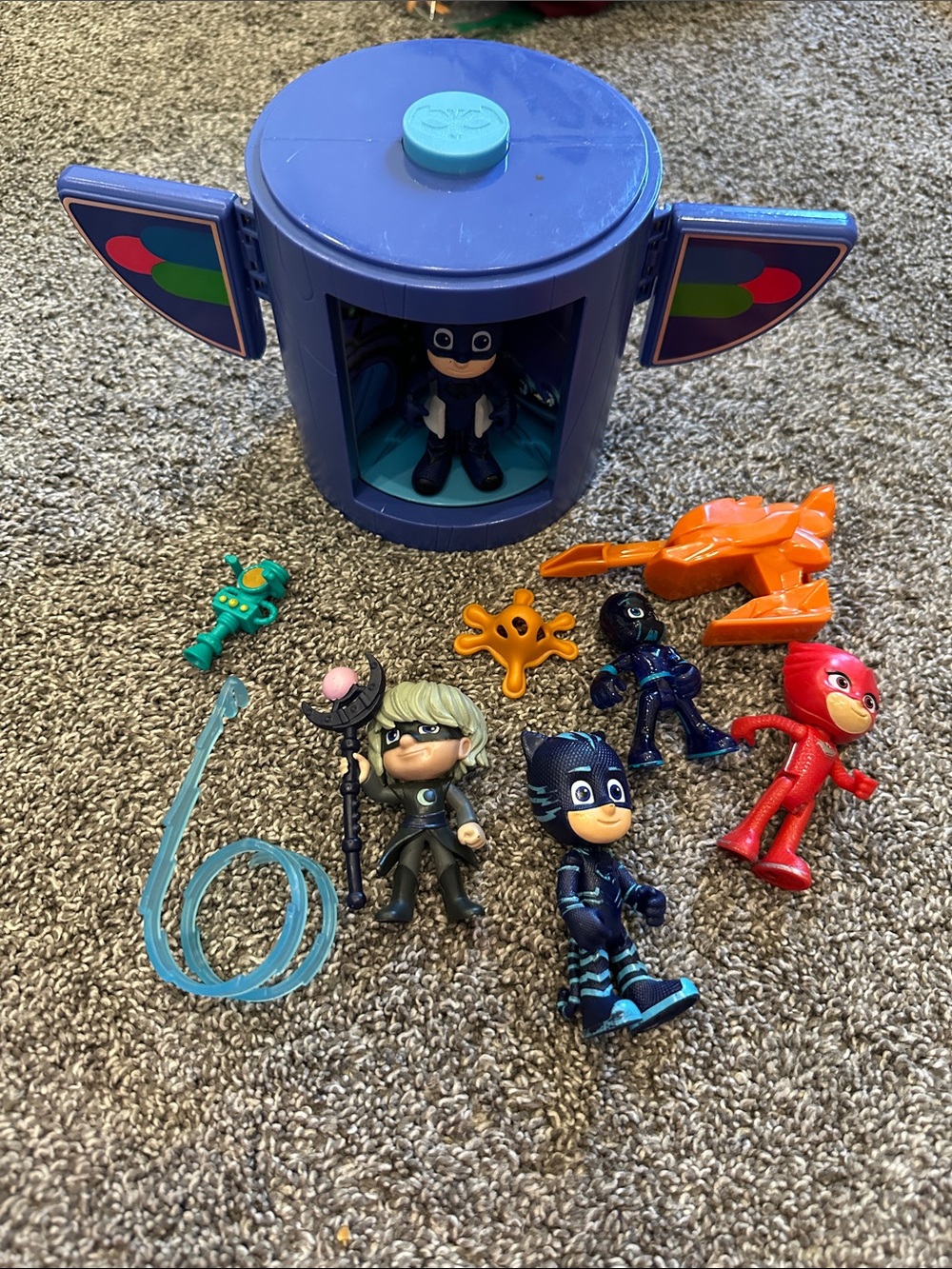 Blue Headquarters Playset with Assorted Character Figures